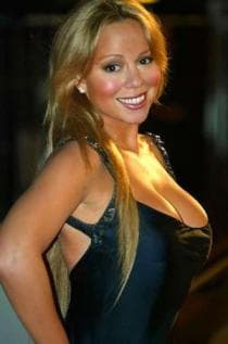 Rendesen kibuggyant a bikiniből Mariah Carey