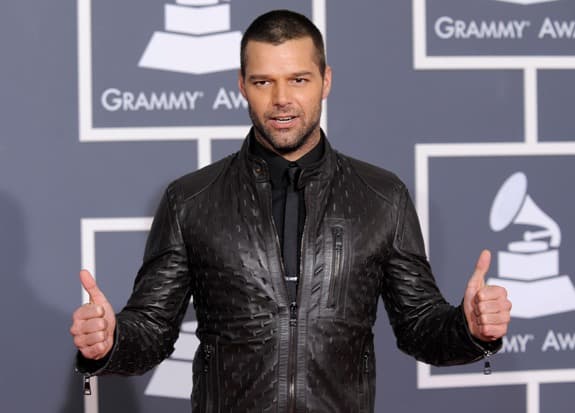 Ricky Martinnak az okos pasik a zsánerei