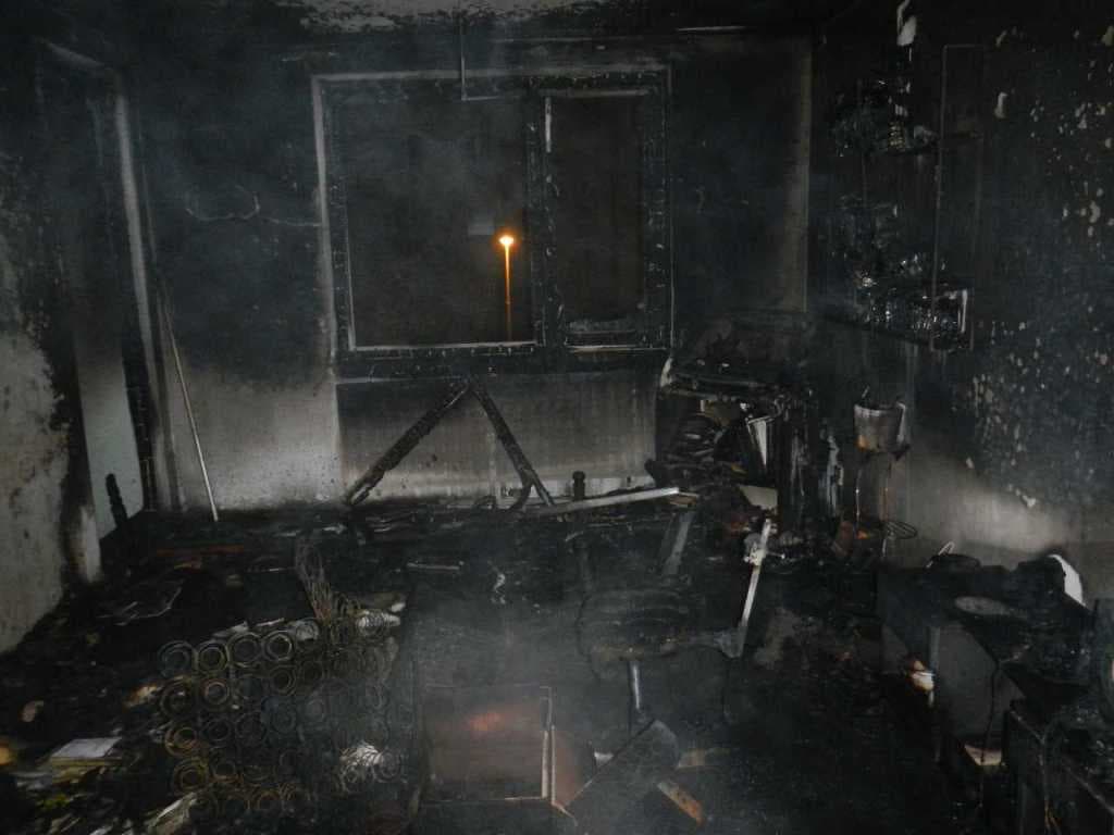 Kigyulladt egy lakóház, több ember füstmérgezést szenvedett! (FOTÓK)