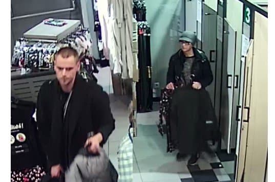 Kabátokat loptak a pozsonyi Avionból a képen látható tolvajok