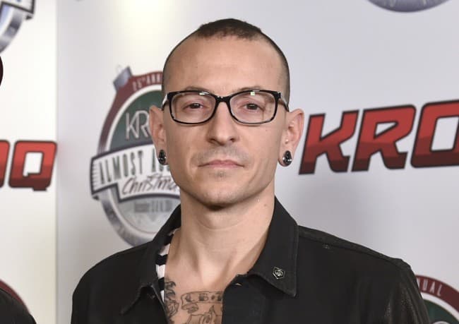 A halottkém öngyilkosságnak minősítette a Linkin Park énekesének halálát