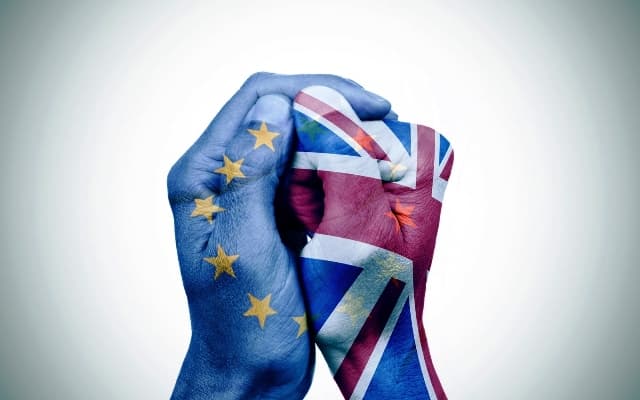 Több tízezer EU-s állampolgár elveszítheti a jogi státusát Angliában
