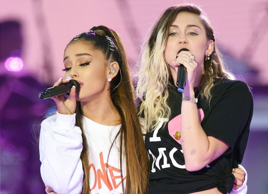 Ariana Grande világsztárokkal tért vissza a terror sújtotta Manchesterbe