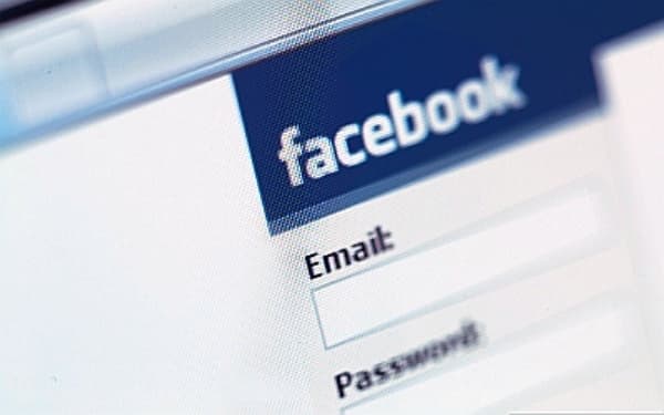 VIGYÁZAT: A Facebook-jelszavadra utazik, aki a prágai terrortámadásról szóló álhírt terjeszti!