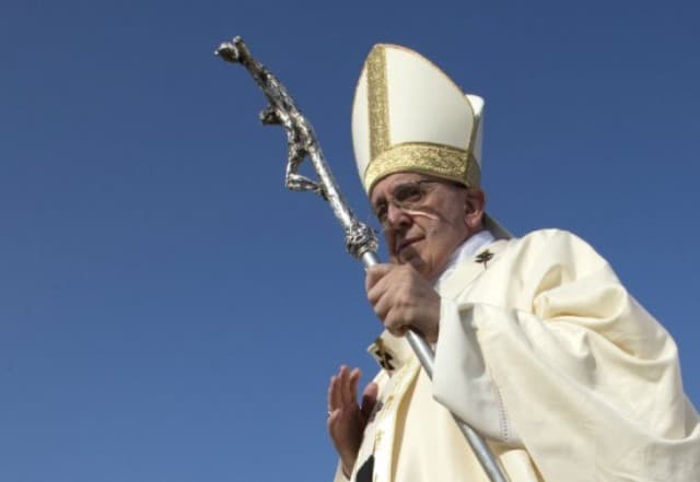 Harcot indított Ferenc pápa a papi pedofília ellen