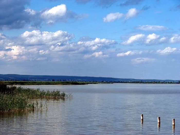 Még nem tudni, szlovák vagy cseh a Fertő tóban megtalált feldarabolt prostituált