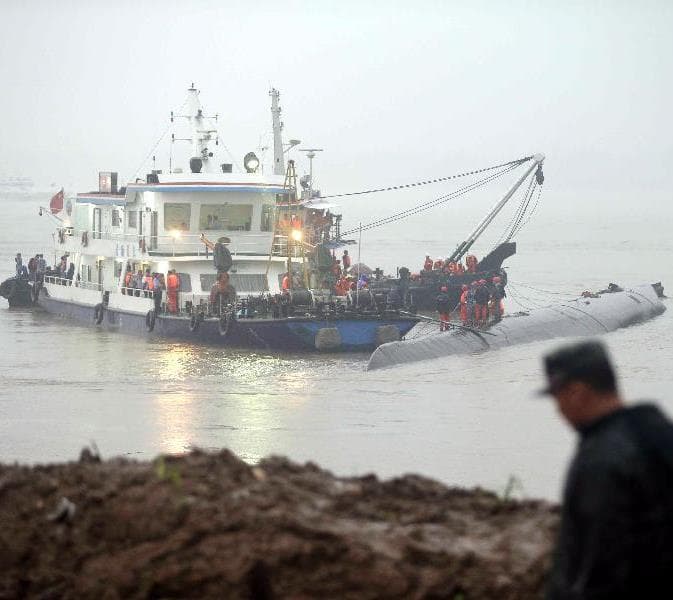Száz tonna gázolajat kobozott el a rendőrség egy hajóról