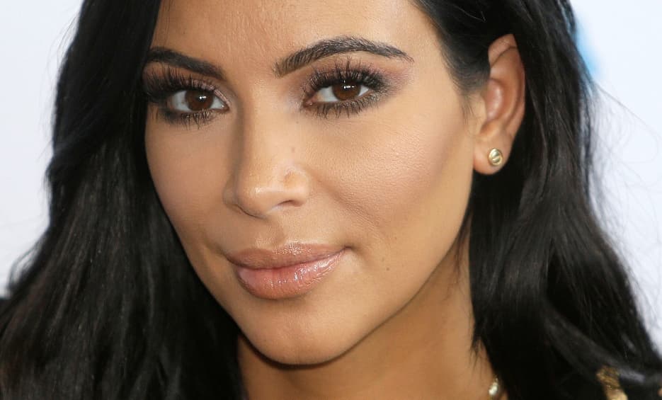 Kim Kardashian friss pucér fotójára egy rossz szavunk nem lehet