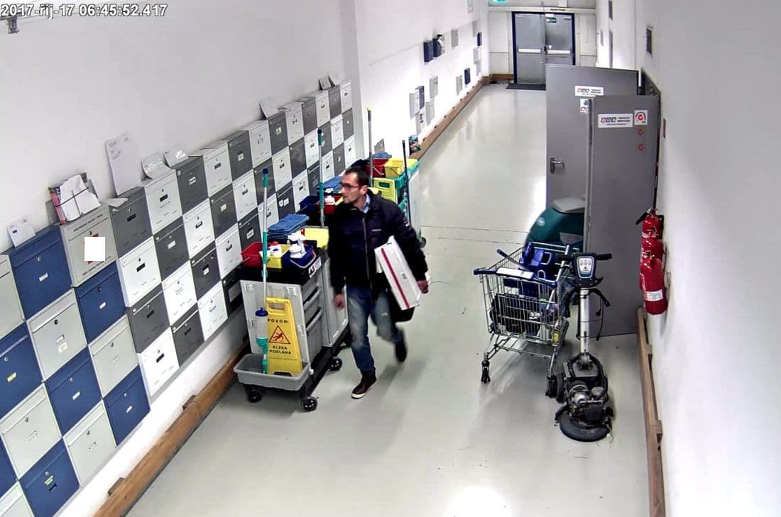 Két mobilt lopott egy egy férfi egy pozsonyi bevásárlóközpontban