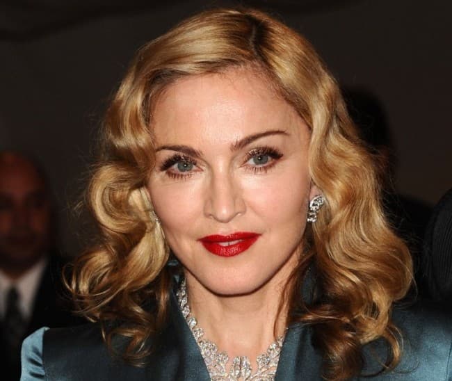 Madonna megegyezett a kártalanításról a brit kiadócsoporttal