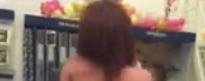 Teljesen meztelenül parádézott egy üzletben a bedrogozott nő (videó) 18+