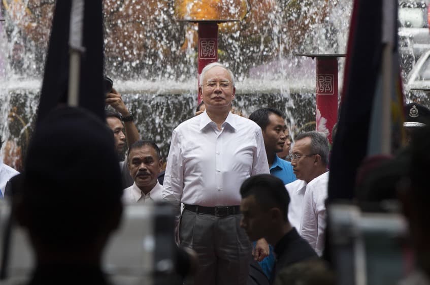 Újságírókat utasítanak ki Malajziából, mert "agresszívan" kérdezték a kormányfőt