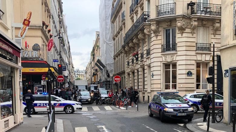 Túszdráma Párizsban: robbanószerkezettel fenyeget egy férfi