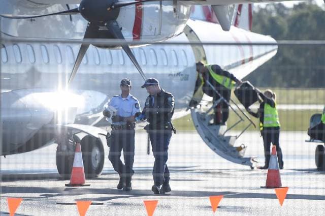 Fenyegetőzés miatt evakuálták egy repülőgép utasait Ausztráliában