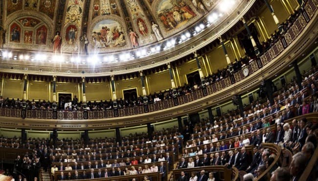 A spanyol szenátus megszavazta a katalán kormány feloszlatását tartalmazó javaslatcsomagot