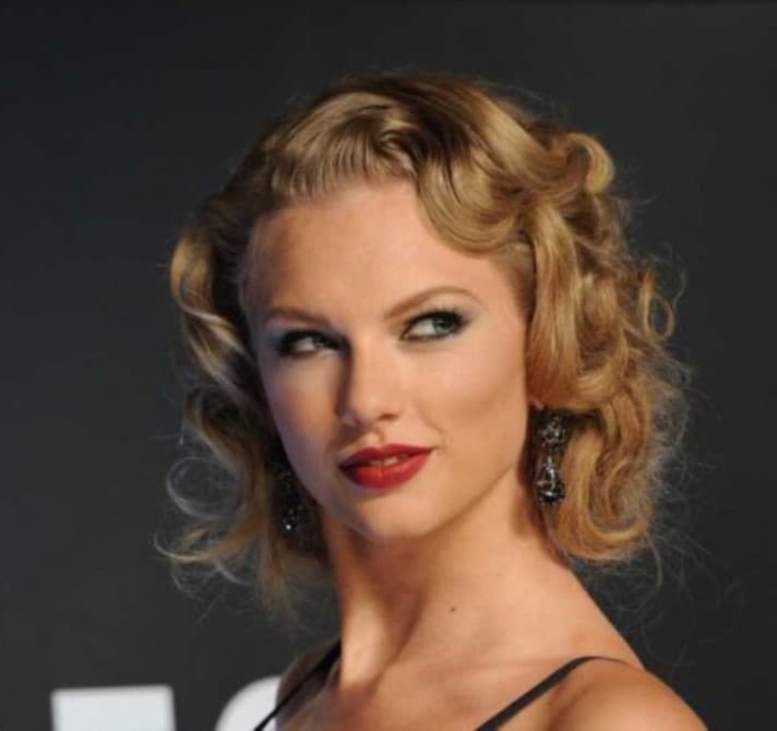 Taylor Swift egymillió dolláros adománnyal segít a louisianai árvíz áldozatain