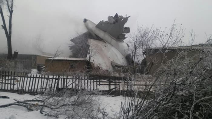 TRAGÉDIA: Lakóházakra zuhant egy török teherszállító repülőgép (videó)