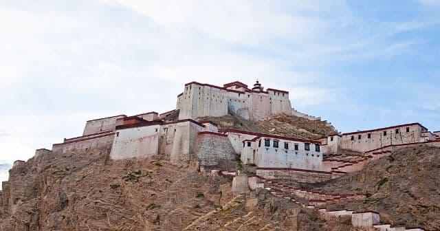 Ősi síremlékek adnak hírt egy titokzatos tibeti civilizációról