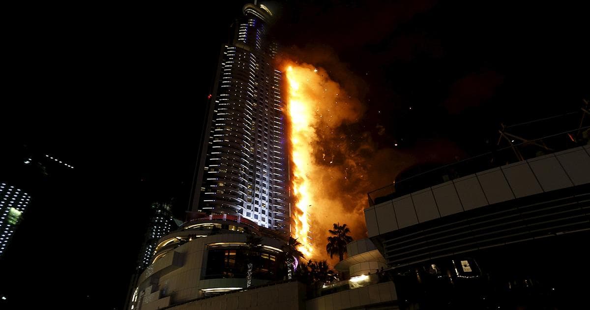 Ismét lángolt egy felhőkarcoló az emírségekben