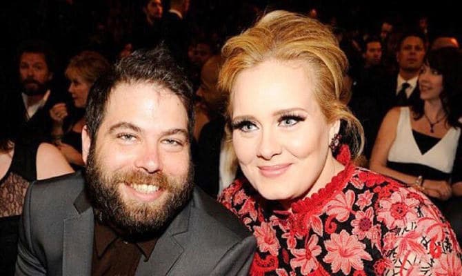 Adele hivatalosan is elvált