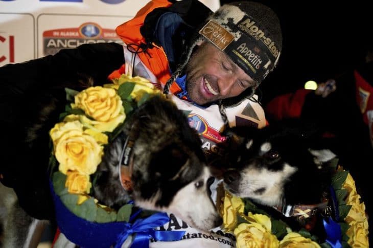 Norvég hajtó nyerte a világ egyik legkeményebb kutyaszánversenyét
