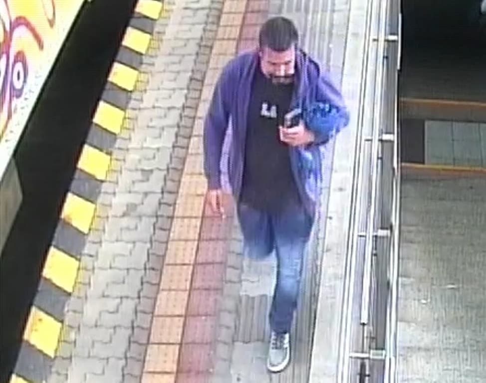 Maszturbált egy fickó a Dunaszerdahely és Pozsony között közlekedő vonaton – felismered? (VIDEÓ)