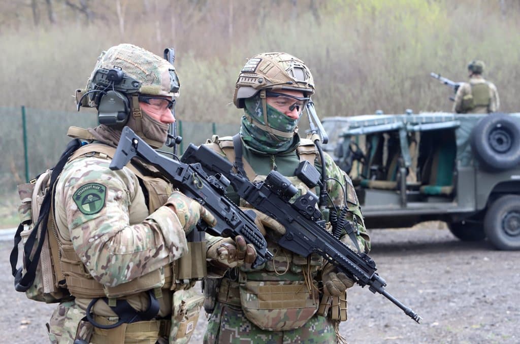 További 900 NATO-katona érkezhet Szlovákiába