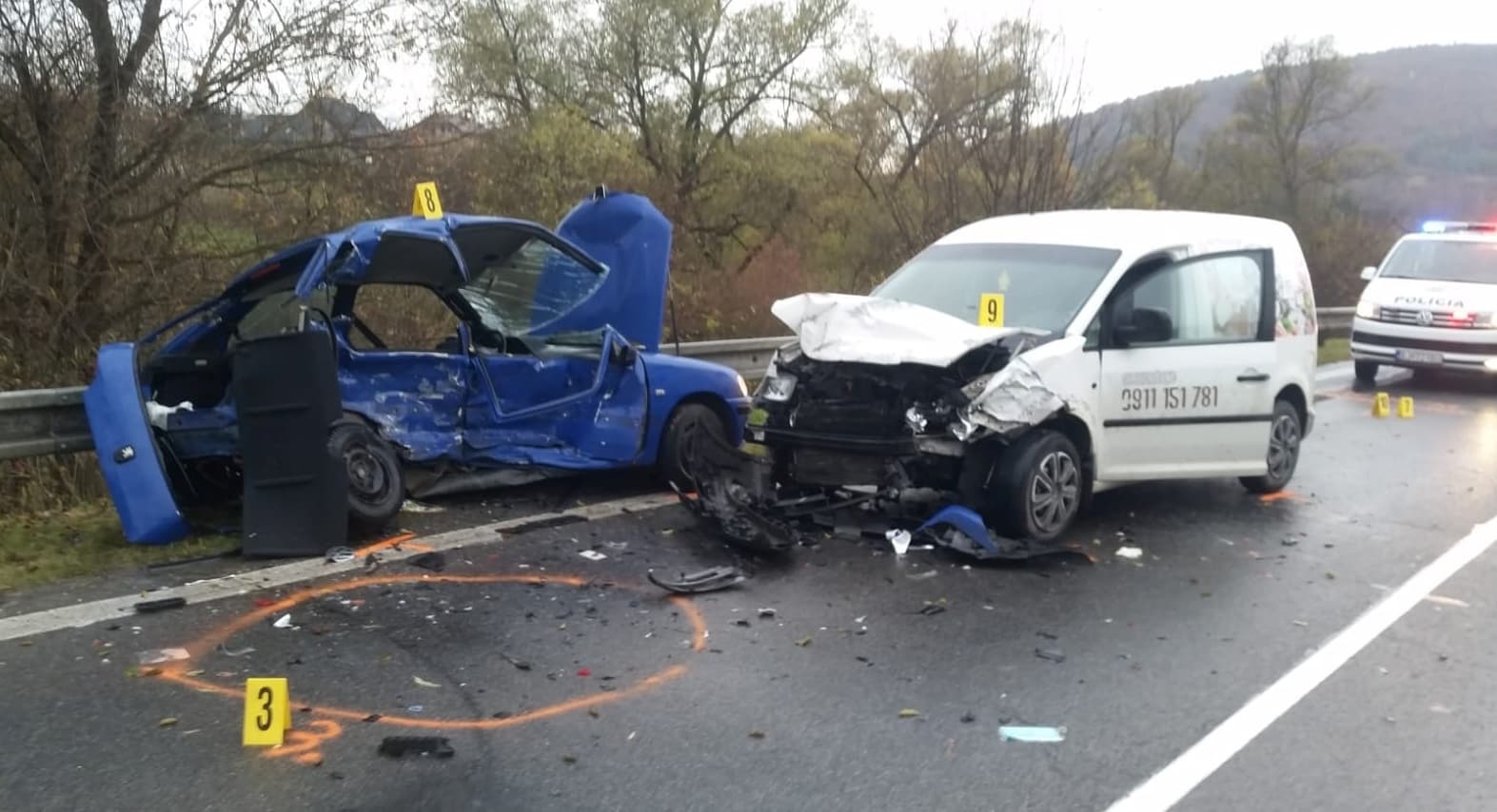 Tragikus frontális ütközés – életét vesztette a Peugeot sofőrje és a mellette utazó nő