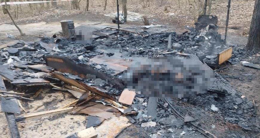 Tragikus tűzeset: lángba borult egy hétvégi ház hajnalban, két ember bennégett