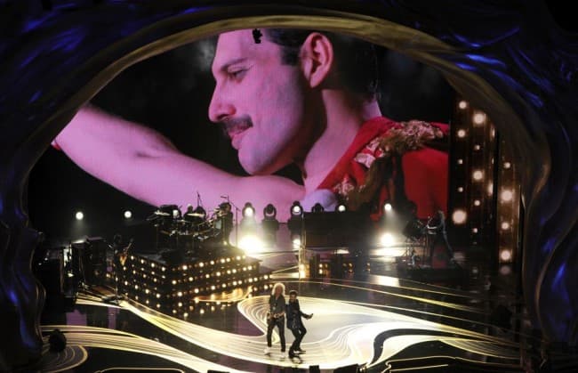 Elárverezik Freddie Mercury személyes dolgait - köztük van a We Are the Champions dalszövege is