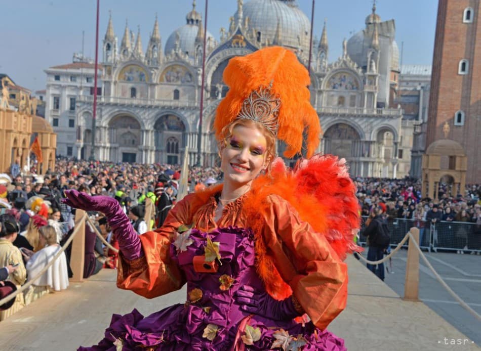 Megkezdődött a velencei karnevál