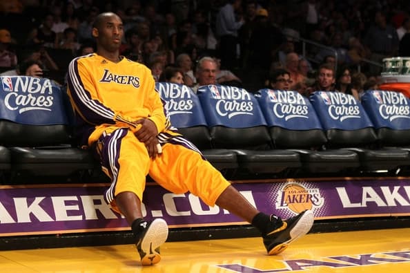 NBA - Csaknem 180 ezer dollárért kelt el Bryant búcsúmeccsének egy parkettadarabja