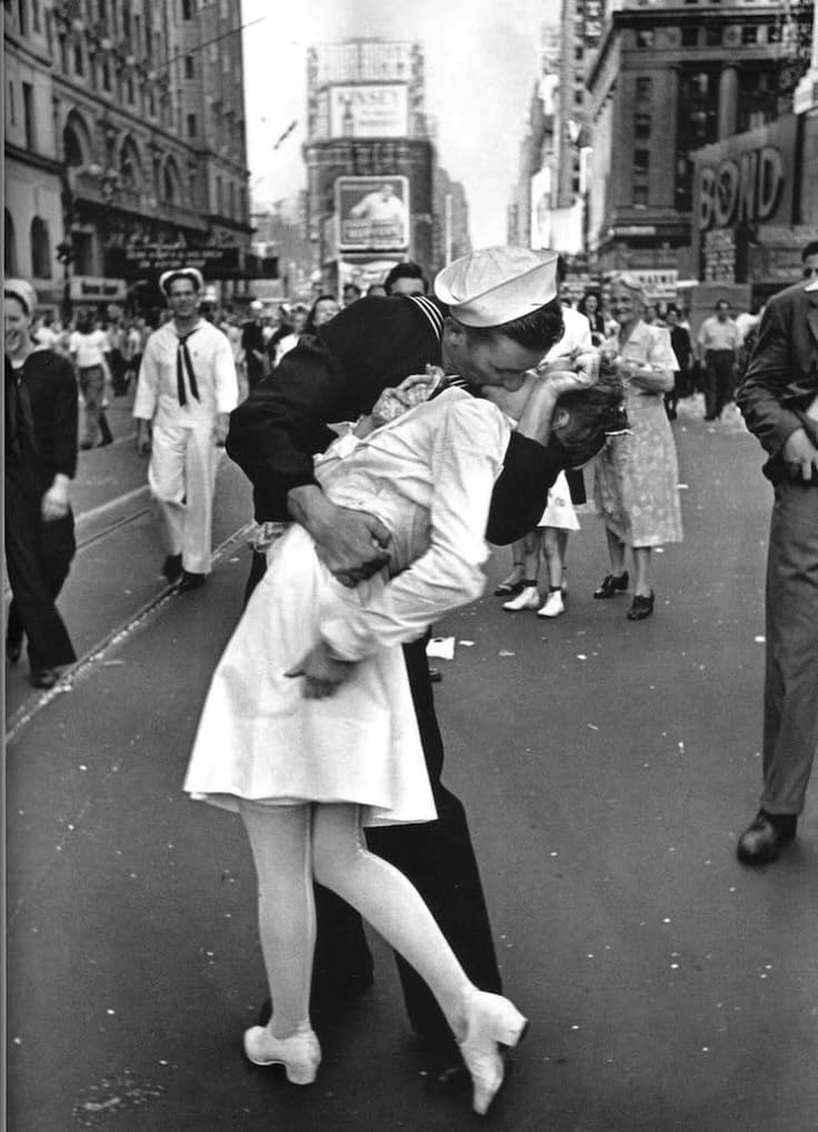 Meghalt a legendás világháborús fotón megcsókolt nő