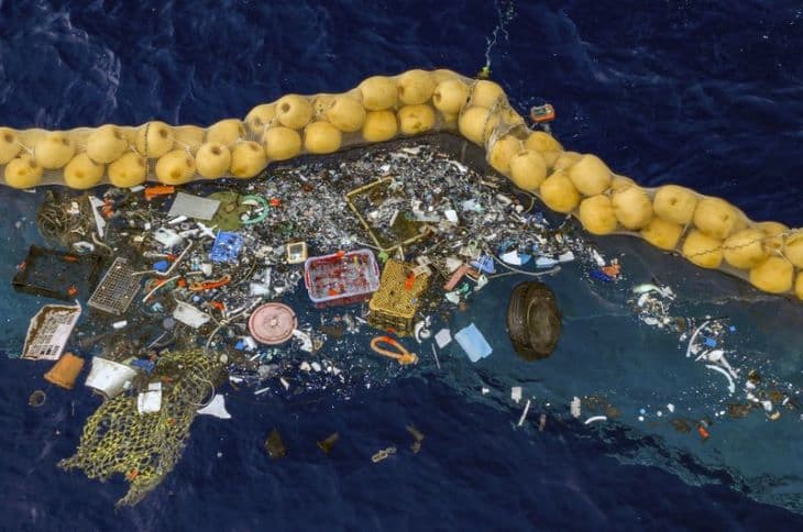 A vízfelszínt tisztító technológiák nem jelentenek megoldást az óceánokban úszó műanyag problémájára