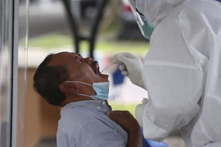 Több mint háromszor halálosabb kimenetelű a fertőzés a be nem oltottaknál Jakartában