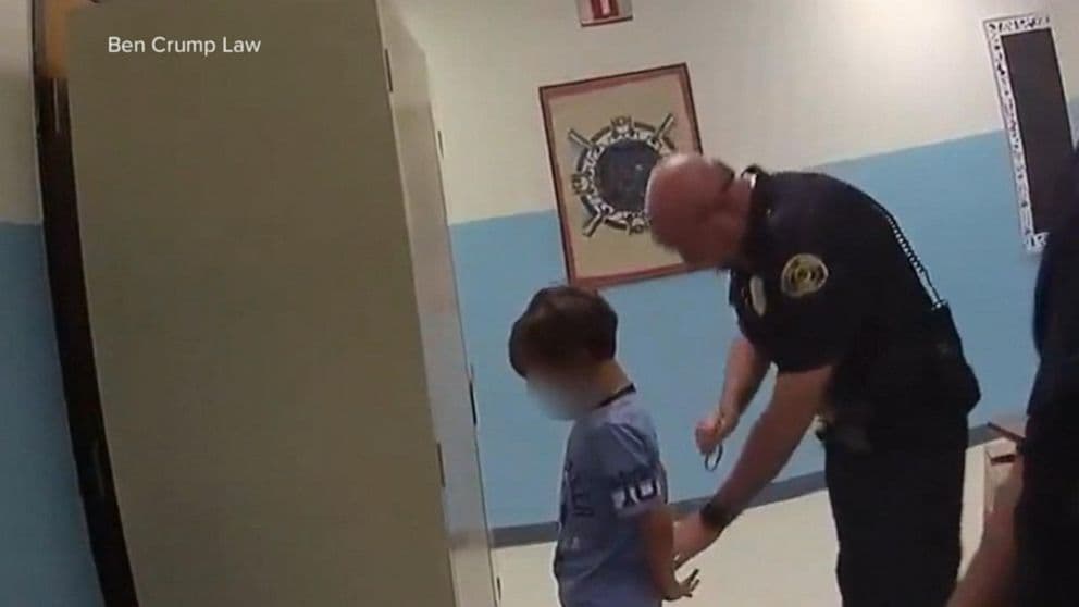 Letartóztattak egy nyolcéves saját nevelési igényű gyereket Floridában, mert megütötte a tanárát – VIDEÓ