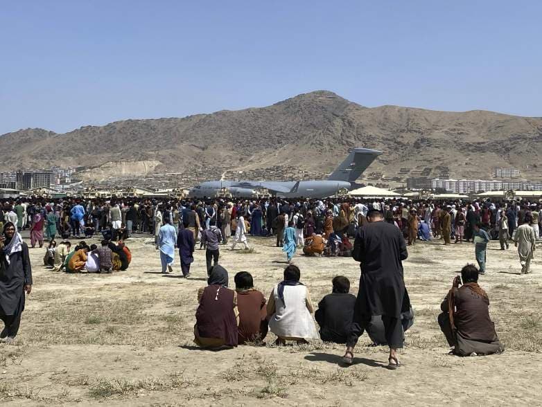 Afgán konfliktus - Több mint 18 ezer embert evakuáltak a tálib hatalomátvétel óta