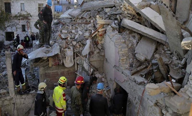 Tovább emelkedett az albániai földrengésben meghaltak száma