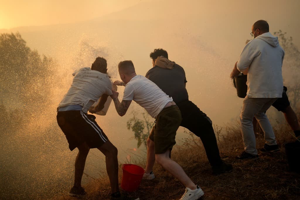 Erdőtűz pusztít Portugáliában is, több száz tűzoltó próbálja oltani a lángokat