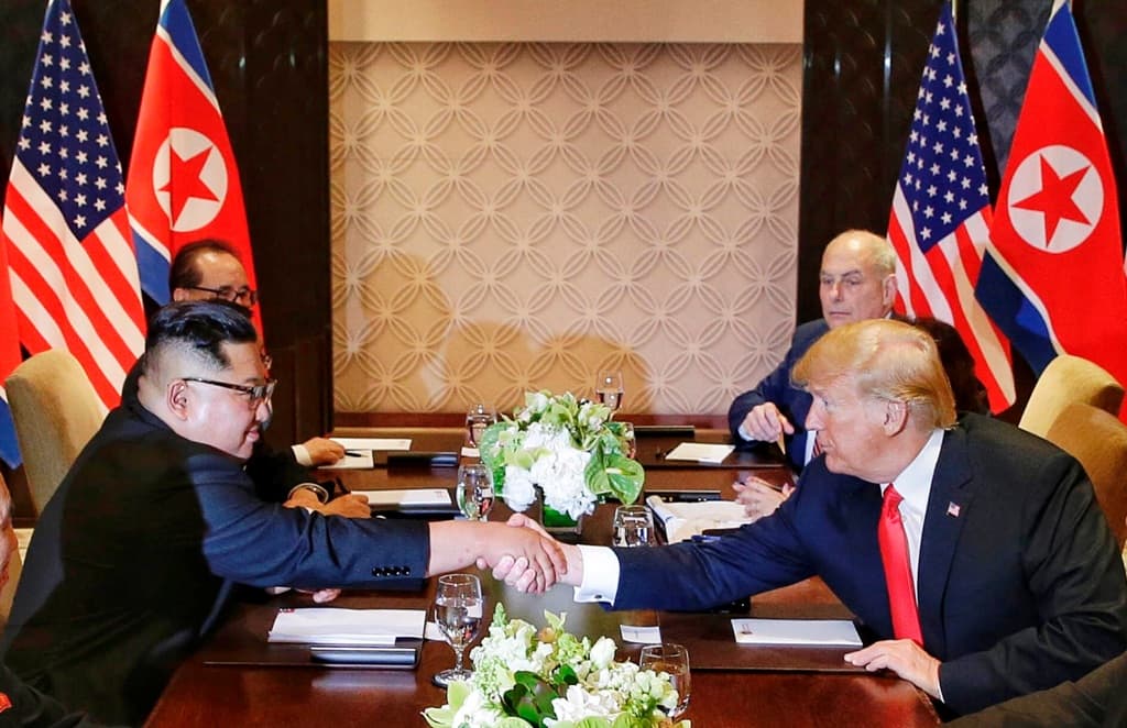 Peking üdvözölte a találkozót, és teljes atommentesítésre szólította fel Észak-Koreát