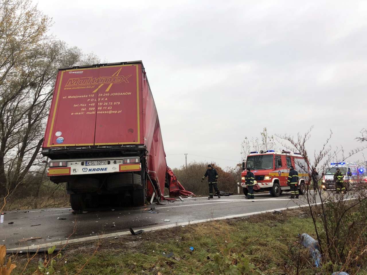 Súlyos baleset a medvei hídnál: két furgon és egy kamion ütközött, életét vesztette egy hegyétei fiatalember!