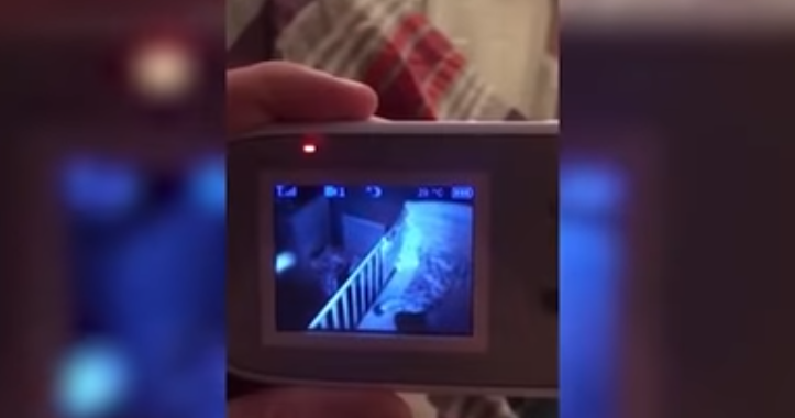 Hátborzongató dolgot rögzített a kamera a babaágy mellett (videó)
