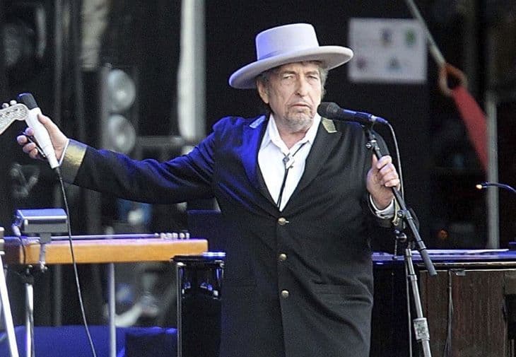 Bob Dylan újabb meglepetésszámmal jelentkezett