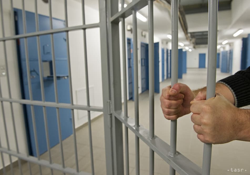 DURVA: Szexuális kielégítésre kényszerítette rabtársát a fickó egy szlovákiai börtönben