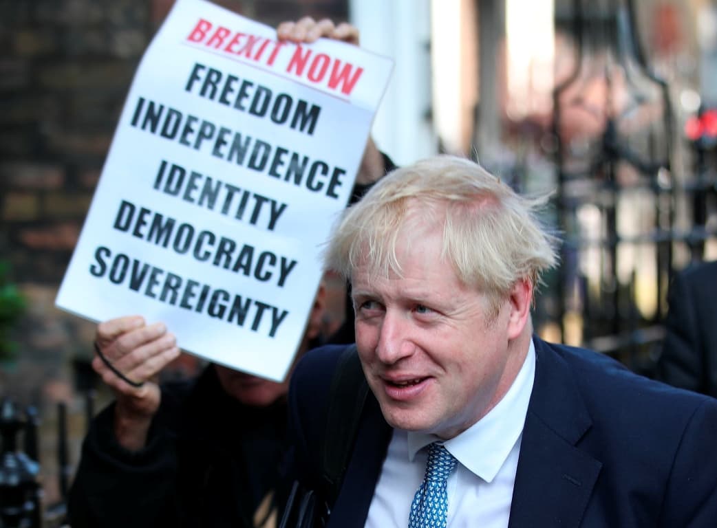 Johnson bejelentette, Nagy-Britannia októberben kilép az EU-ból!