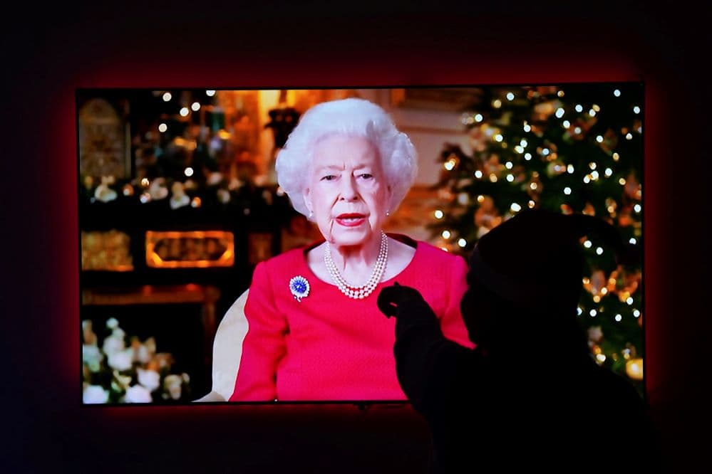 Szokatlanul személyes karácsonyi beszédet mondott II. Erzsébet királynő, amit saját kezűleg írt