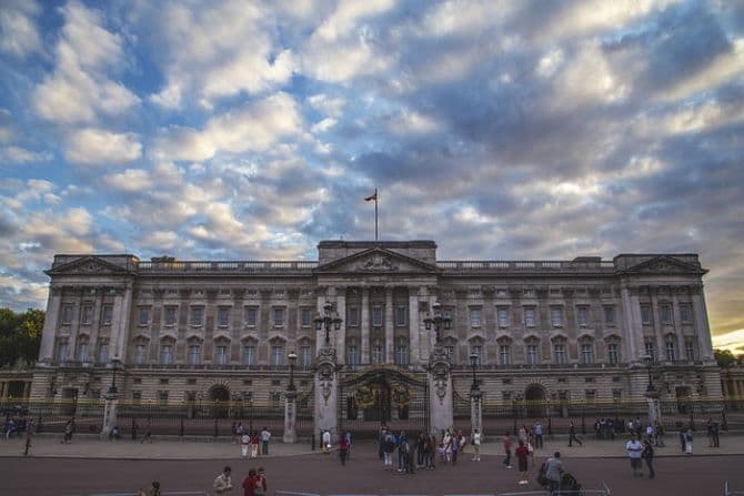 A brit fiatalok alig harmada támogatja a monarchiát