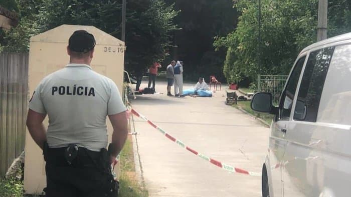 Egy halottja és két súlyos sérültje van a Púchov melletti diszkós lövöldözésnek - a gyilkos szökésben!