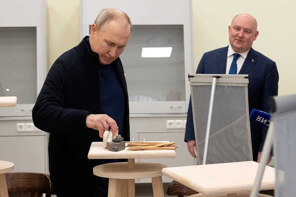 Putyin Mariupolban járt