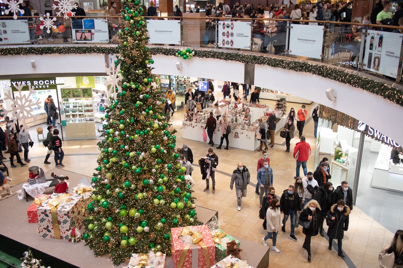 Idén is ugyanannyit költünk karácsonyi ajándékokra, mint tavaly? – kiderült, hogy befolyásolja a drágulás a vásárlási szokásokat